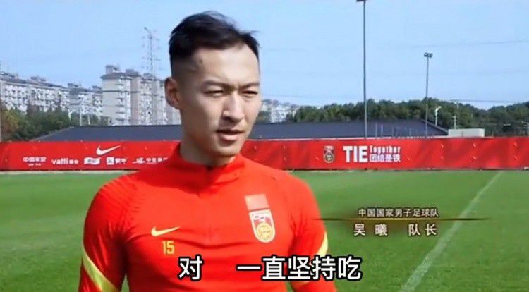 后面也不知道是谁附和了一句：这哥们抖成这样，就算死了棺材板都盖不住，我就不信这回春丹能把他治好。